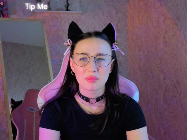 kiki-angelll cam belle