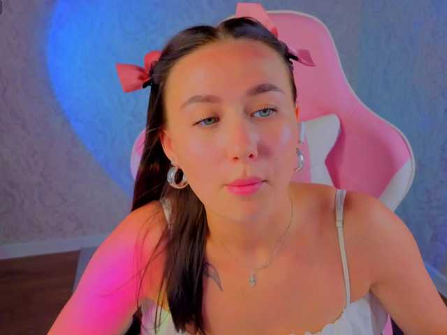Kiki-angelll live cam