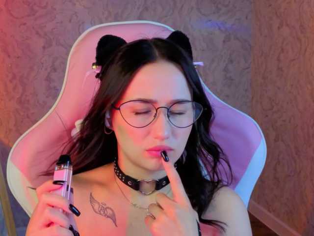 Kiki-angelll live cam on BongaCams
