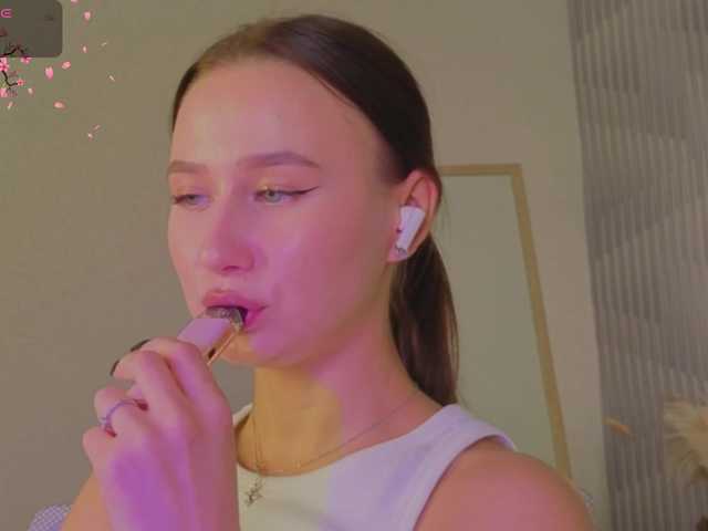 kiki-angelll cam belle