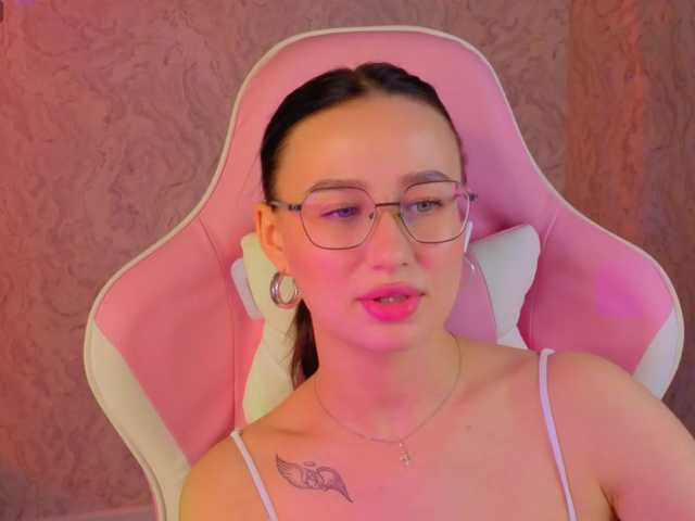kiki-angelll online