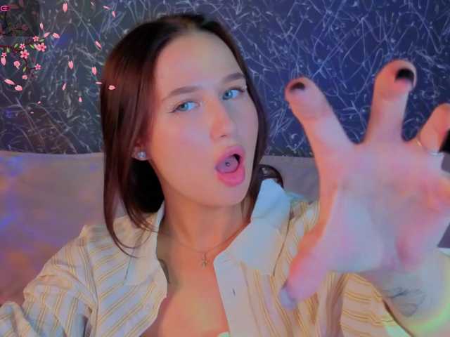 Kiki-angelll live cam on BongaCams