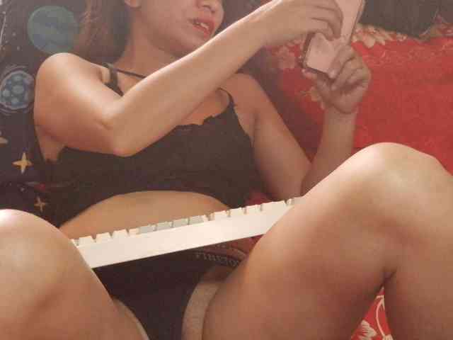 CutieaAsianxxx webcam