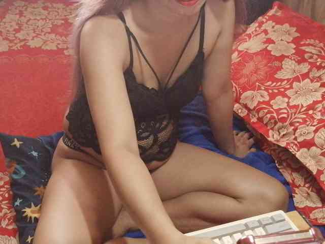 CutieaAsianxxx webcam