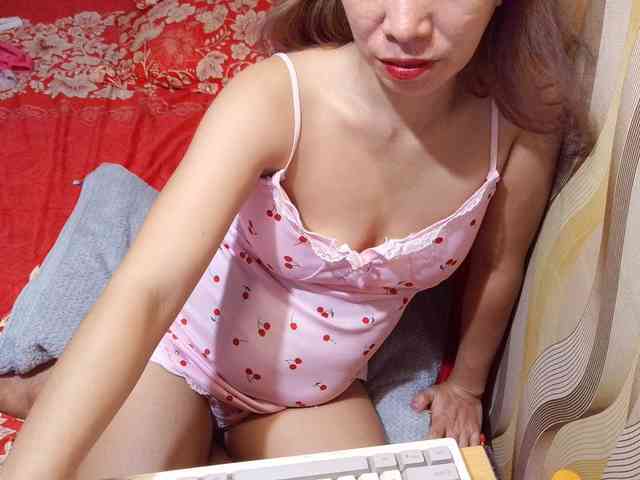 CutieaAsianxxx webcam
