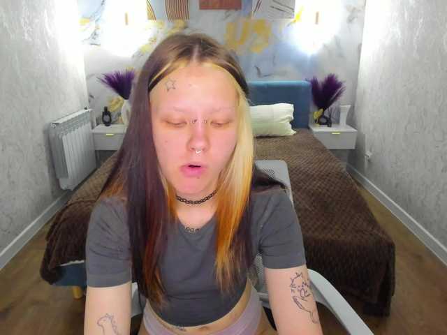 Lina-XD live cam on BongaCams