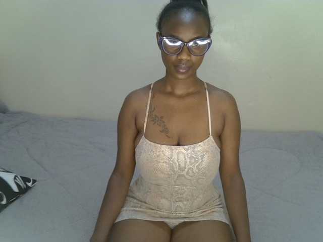Badgalstar live cam on BongaCams