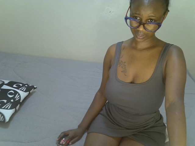 Badgalstar live cam on BongaCams