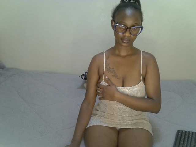 Badgalstar live cam on BongaCams