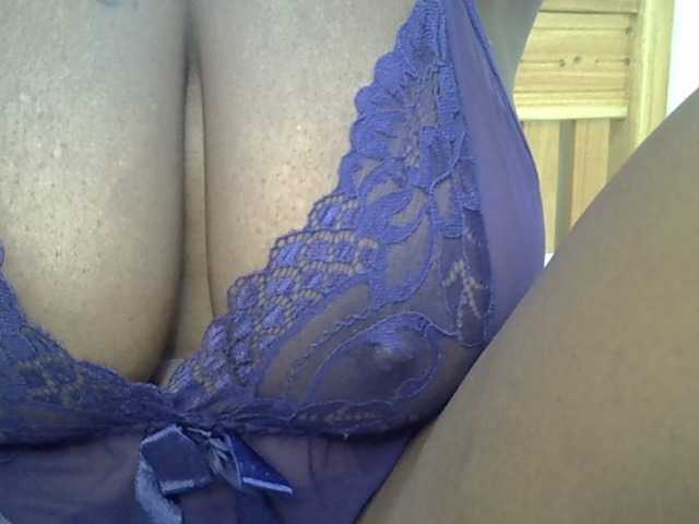 Badgalstar live cam on BongaCams
