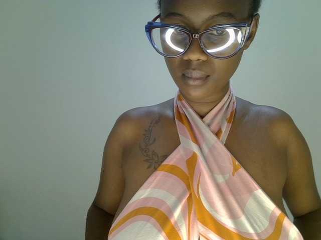 Badgalstar live cam on BongaCams