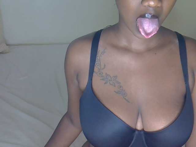 Badgalstar live cam on BongaCams