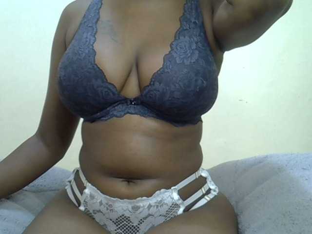 Badgalstar live cam on BongaCams