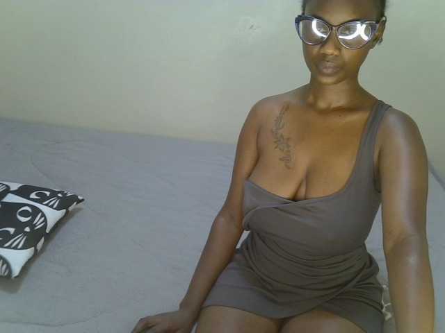 Badgalstar live cam on BongaCams