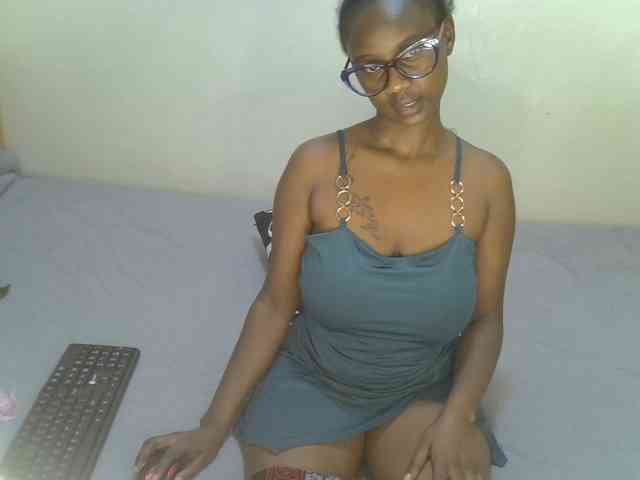 Badgalstar Live Webcam on BongaCams