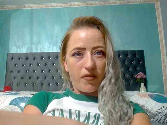 LaraLane LaraLane