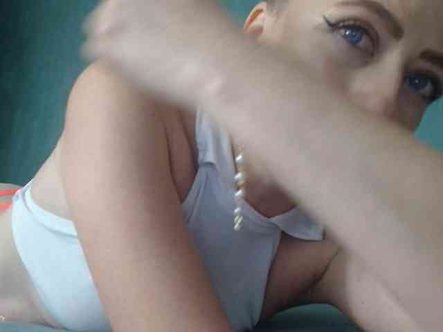 LaraLane webcam