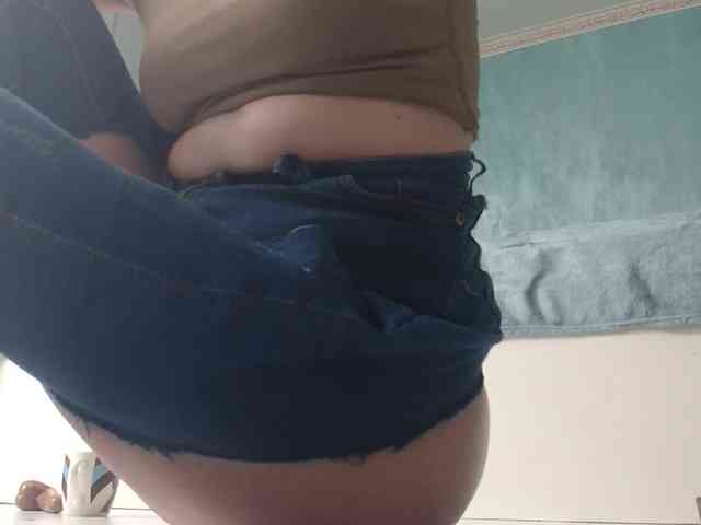 LaraLane webcam