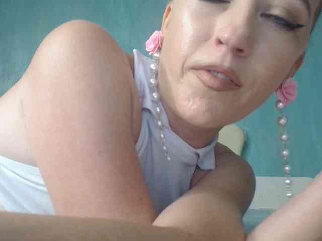 LaraLane webcam