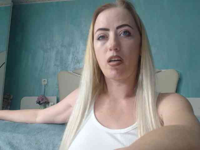 LaraLane webcam
