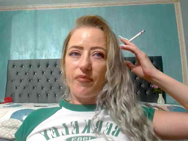 LaraLane LaraLane