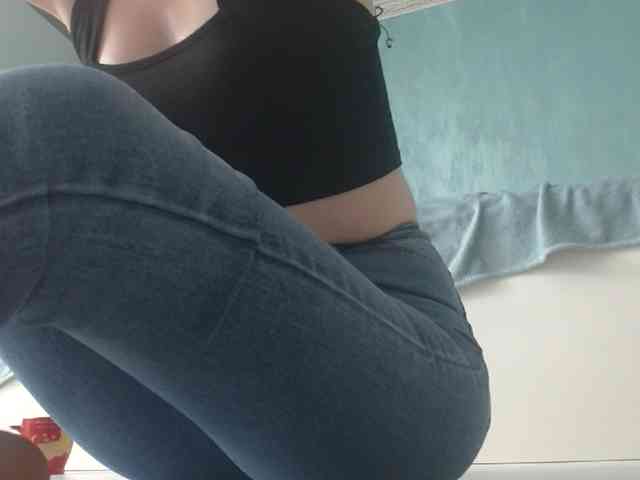 LaraLane webcam
