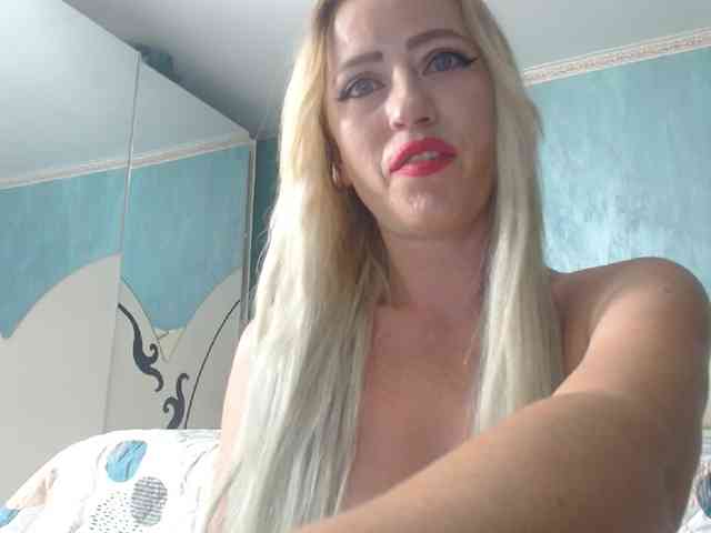 LaraLane webcam