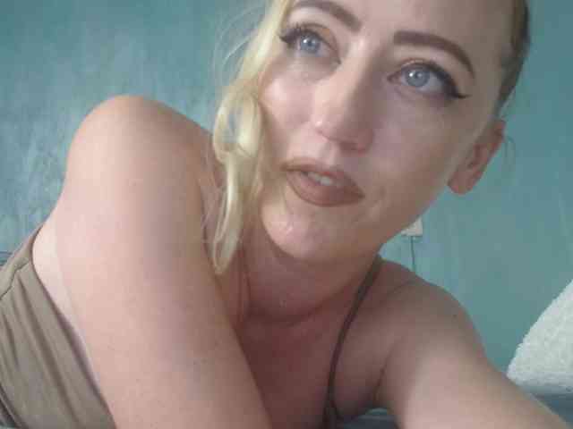 LaraLane webcam