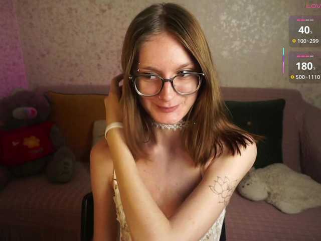 AsyaStar live cam on BongaCams