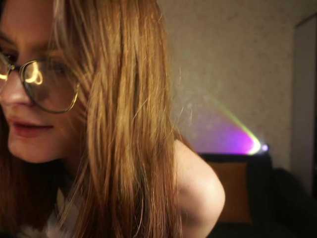 AsyaStar live cam on BongaCams
