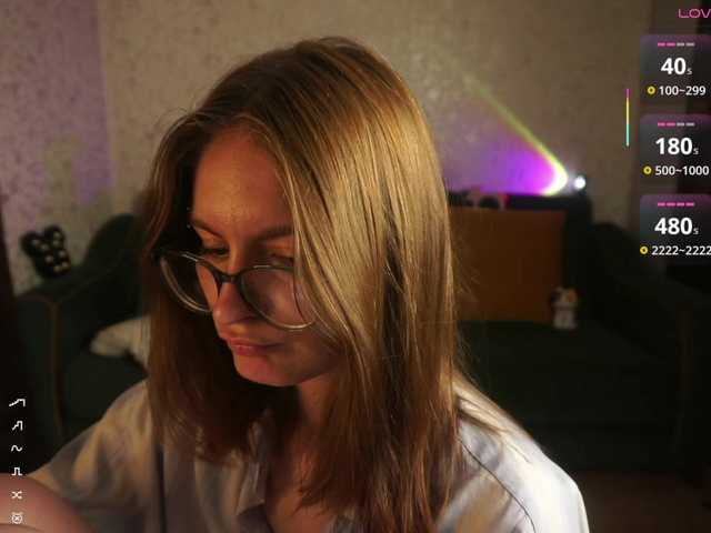 AsyaStar live cam on BongaCams