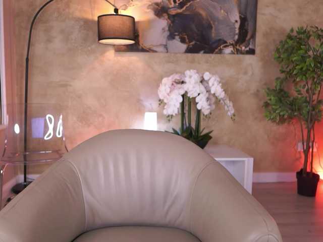 LucyyRosse live cam on BongaCams