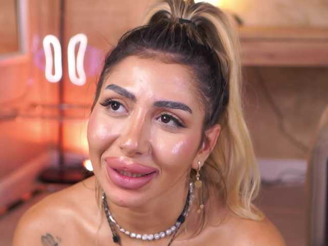 lucyyrosse live sex show