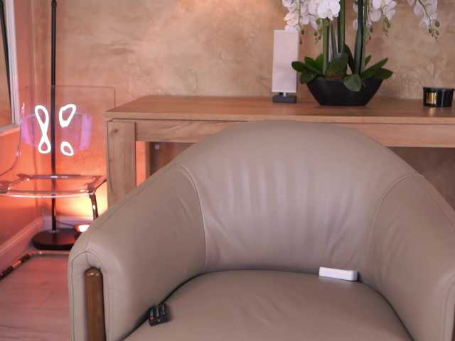 lucyyrosse online