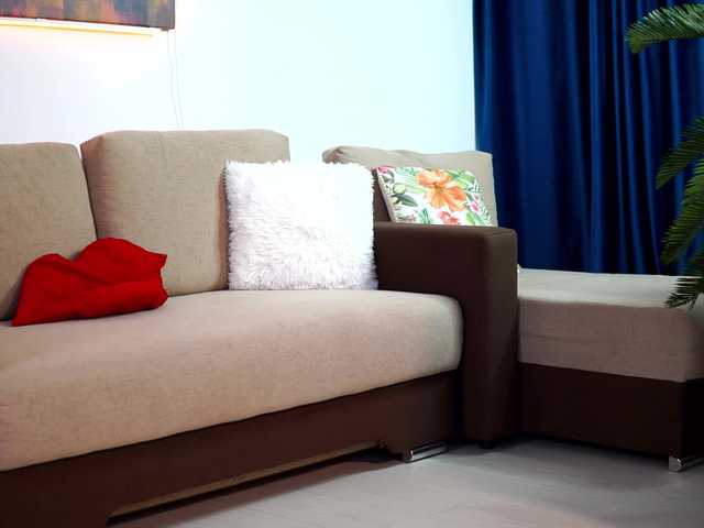 LucyyRosse live cam on BongaCams