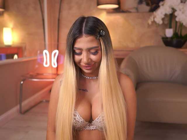 LucyyRosse live cam on BongaCams