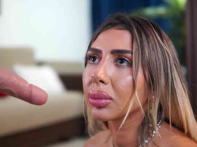 LucyyRosse webcam