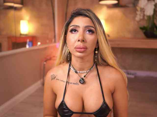 LucyyRosse webcam