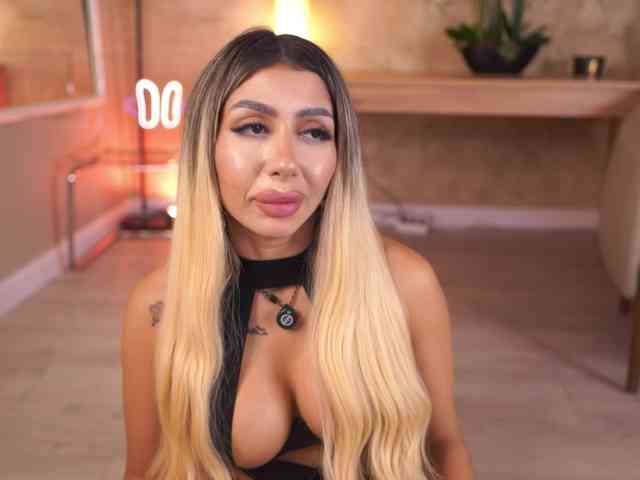 LucyyRosse webcam