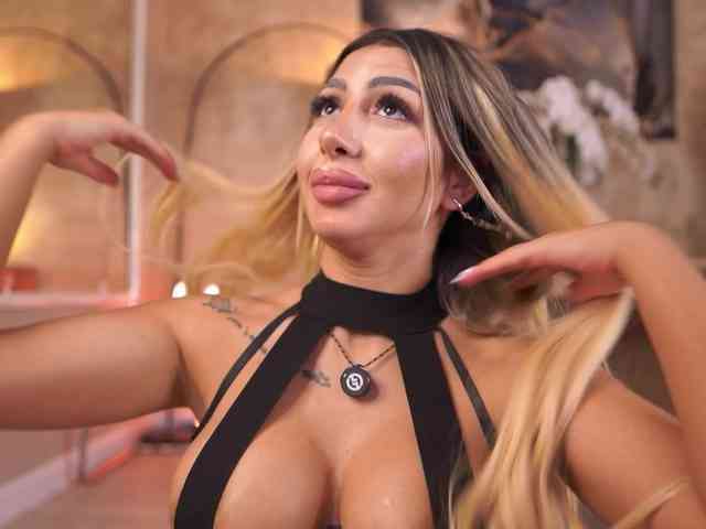 LucyyRosse webcam