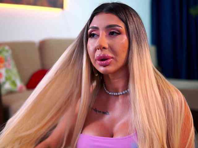 LucyyRosse Live Webcam on BongaCams
