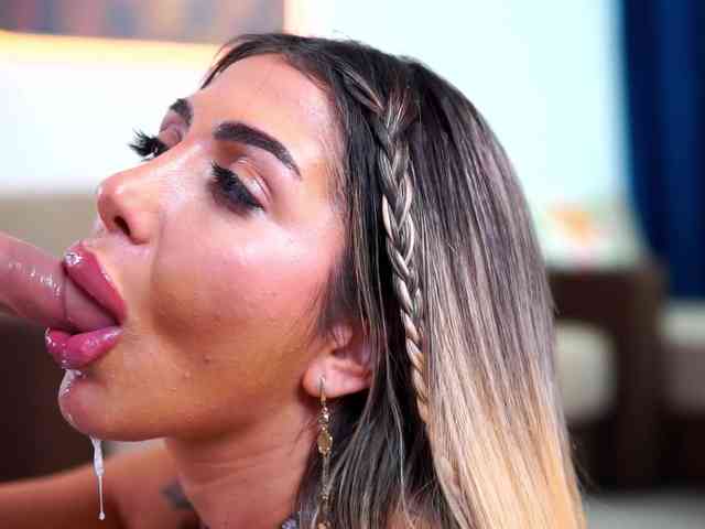 LucyyRosse webcam