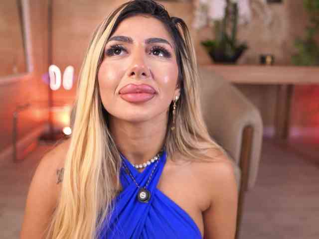 LucyyRosse webcam