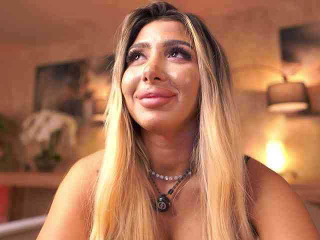 LucyyRosse Sex Cam Show