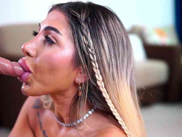 LucyyRosse webcam