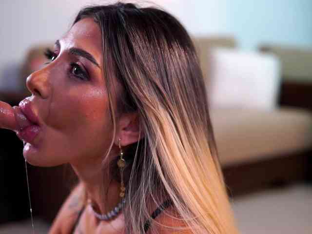 LucyyRosse webcam