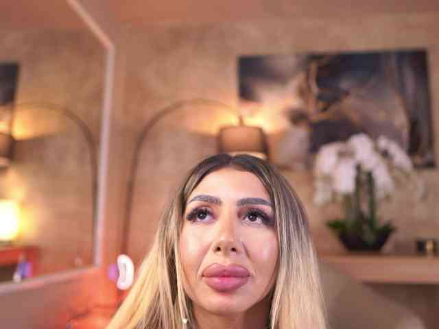 LucyyRosse webcam