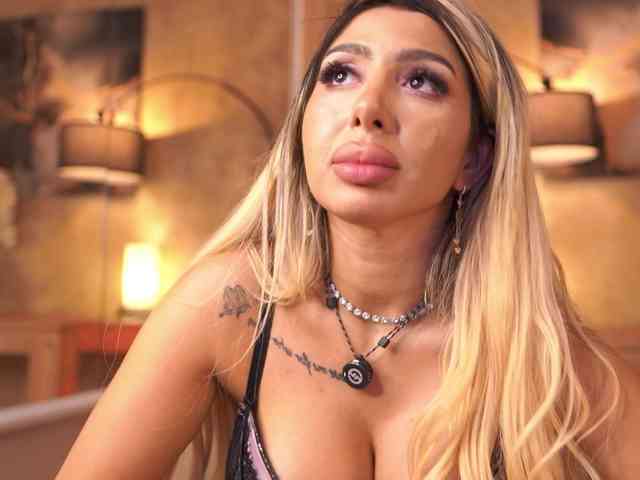 LucyyRosse webcam