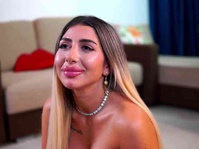 LucyyRosse - Girl 