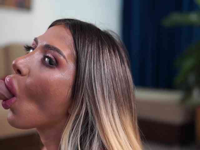 LucyyRosse webcam